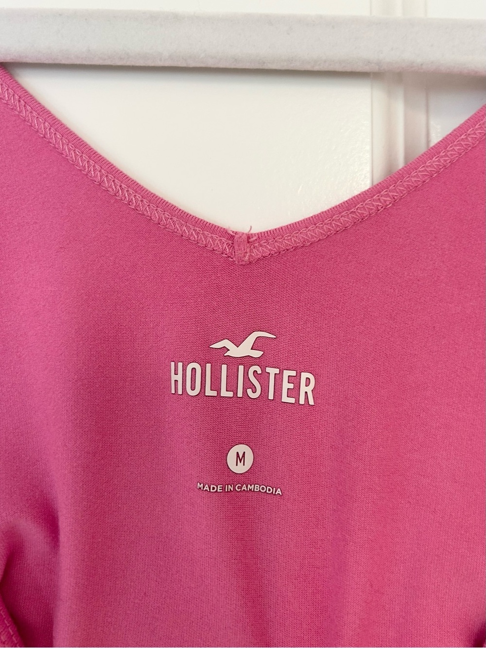 Hollister Pink V-Neck Cropped Tank Top - Picture 3 of 3